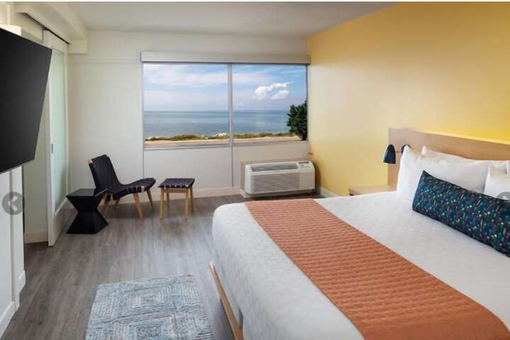 Standard King Bed Accessible (1 of 8)