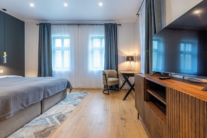 Room 4 of 101