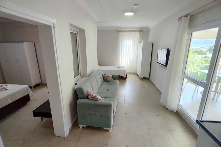 Room 27 of 107