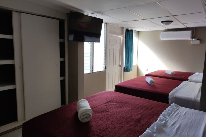 Room 10 of 34