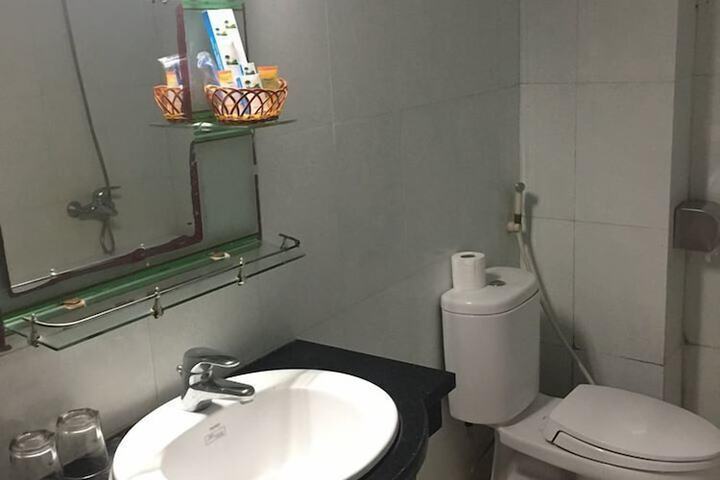 Room 16 of 37