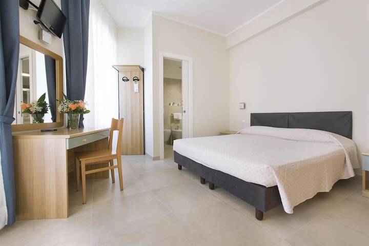 Room 15 of 22