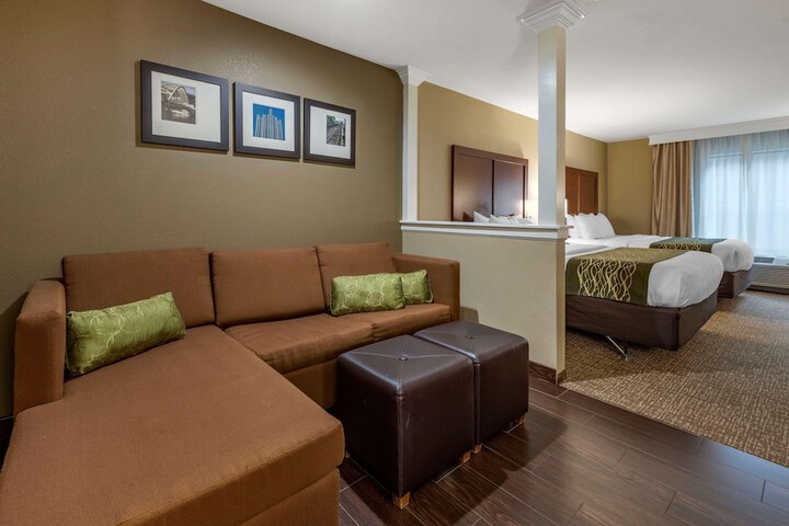 2 Queen Beds (1 of 14)