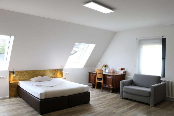 Room 9 of 39