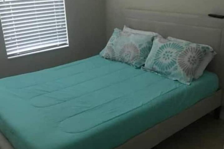 Room 11 of 25