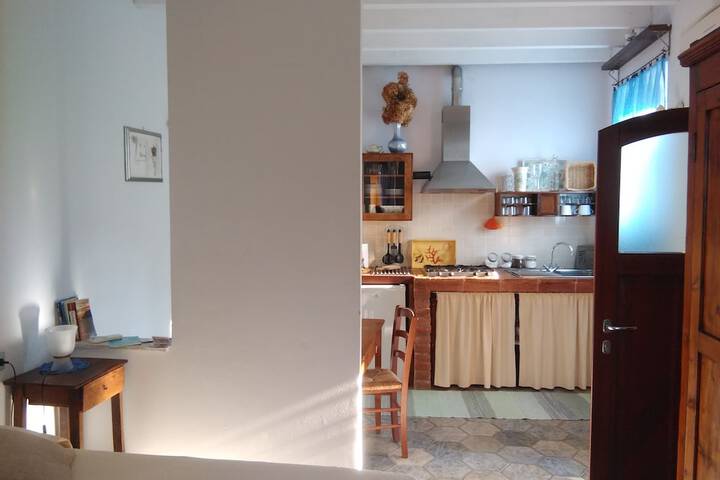 Room 5 of 33