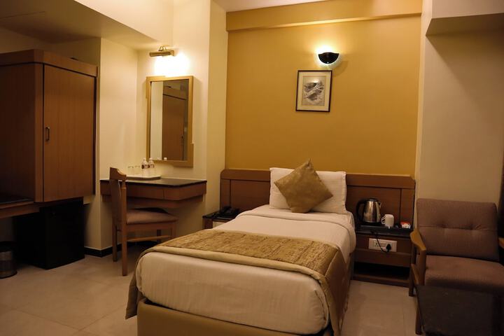 Room 4 of 22