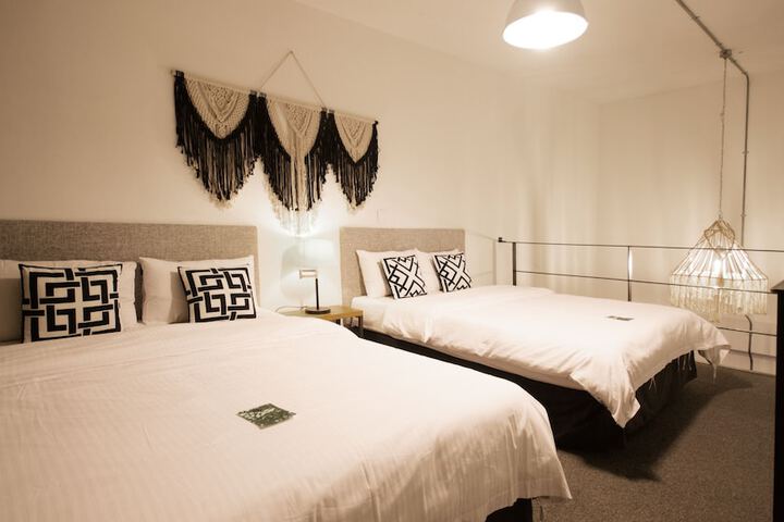 Room 13 of 114