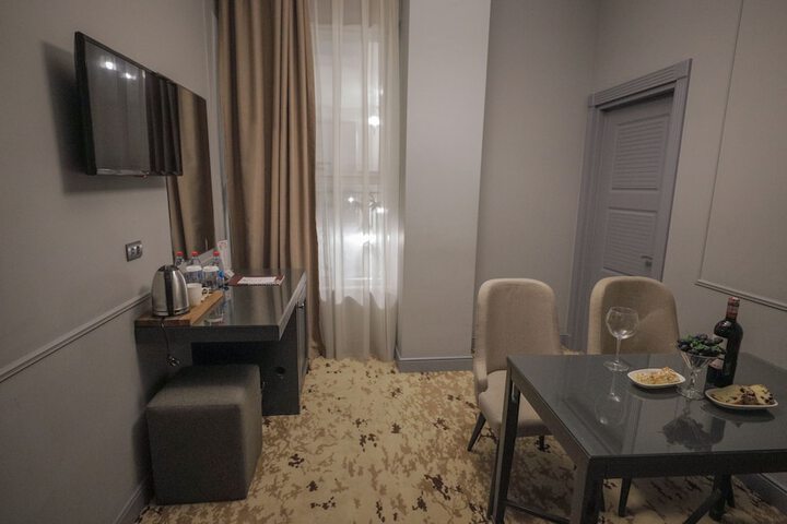 Room 44 of 75
