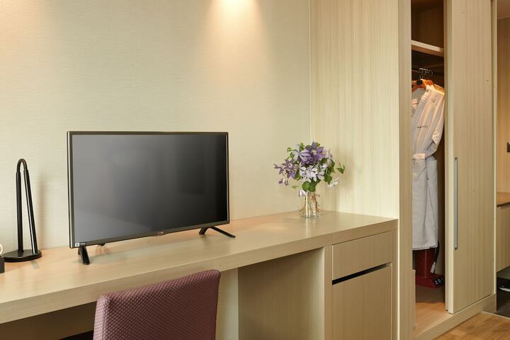 Room 9 of 39
