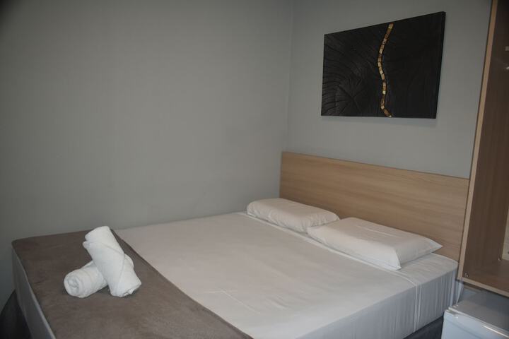 Room 3 of 33
