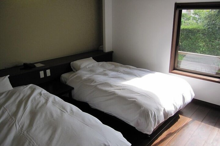 Room 8 of 155