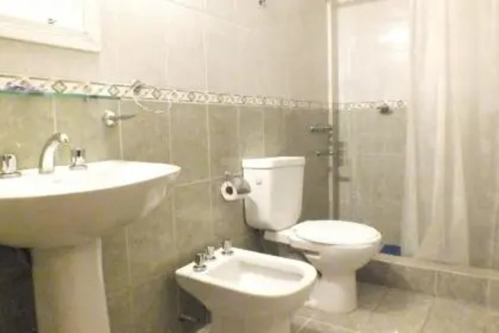 Room 6 of 9