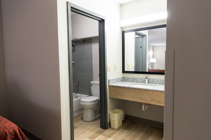 1 Double Bed Modern Room (21 of 28)
