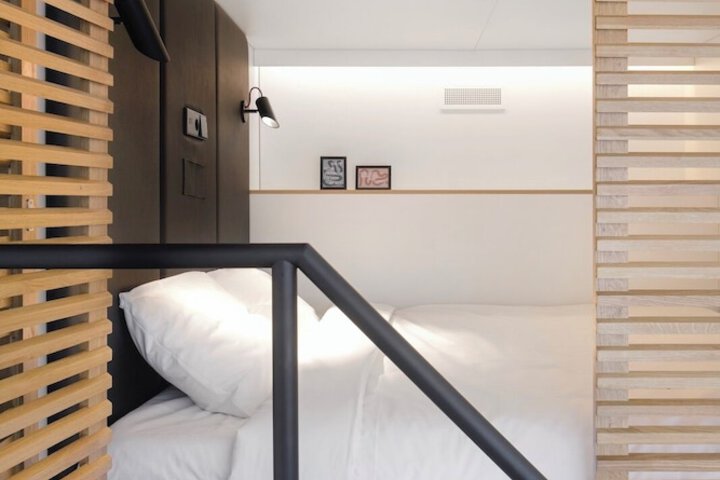 Room 16 of 72