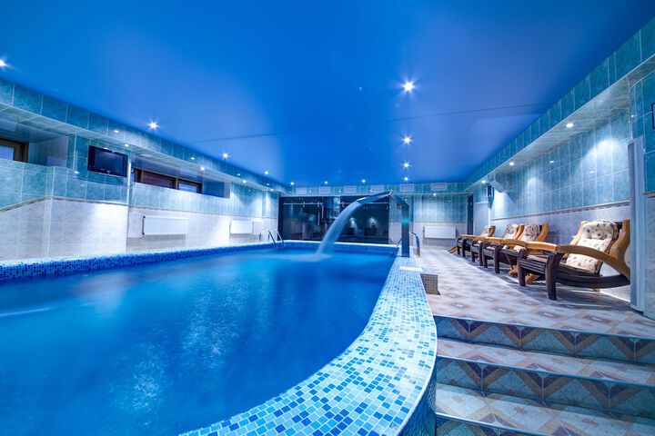 Hotel with Pool