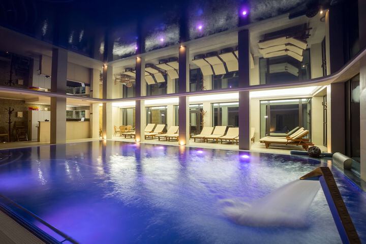 Pool 42 of 75