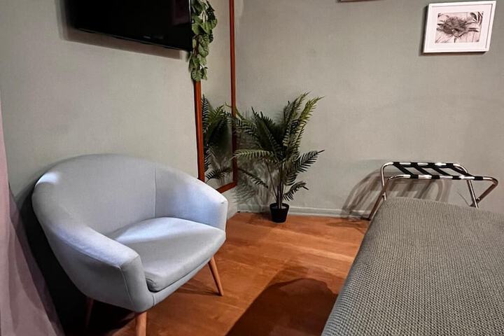 Room 22 of 37