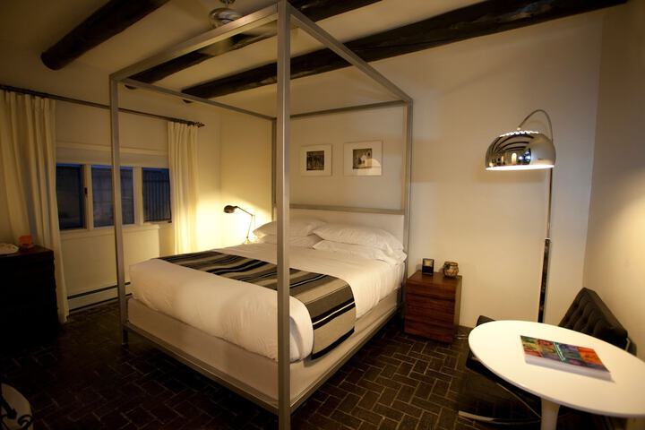 Room 4 of 23