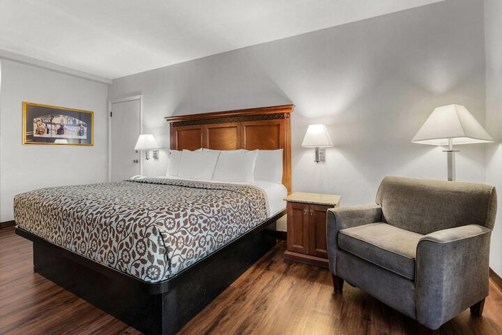 Room 22 of 46