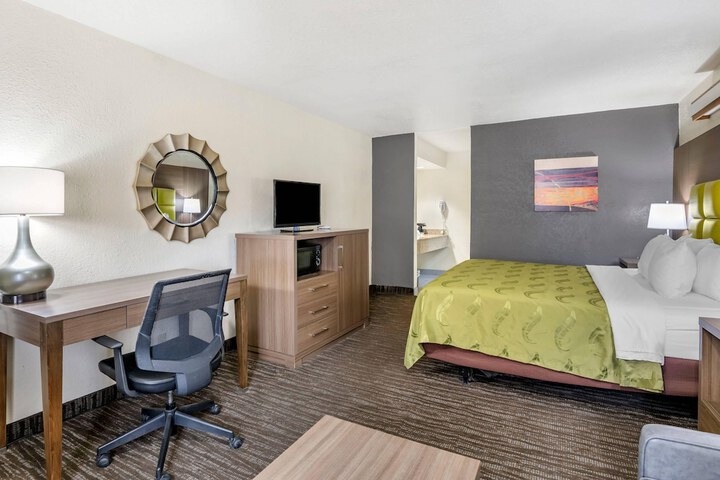 Room 18 of 47