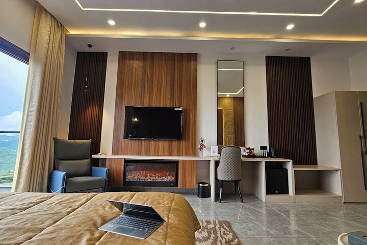 Room 8 of 55