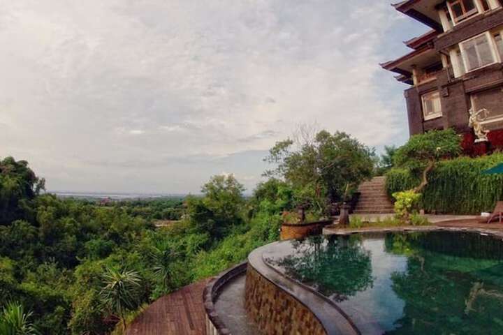 Pool Hotel