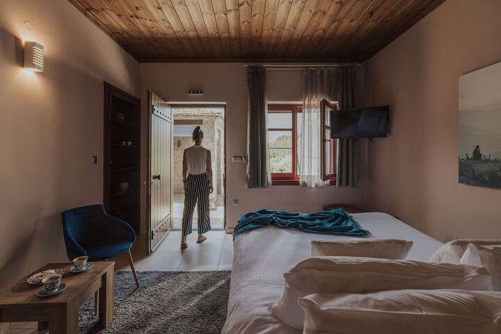 Room 28 of 98