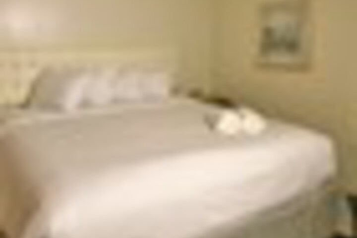 Room 65 of 207