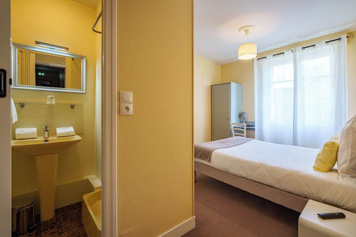 Room 34 of 43