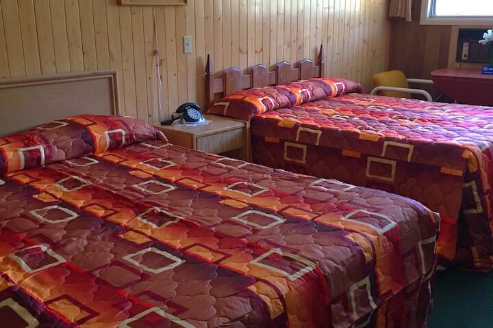 Room 3 of 70