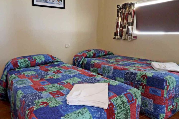 Room 28 of 106
