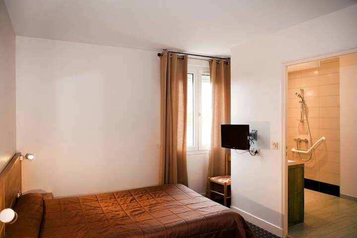 Room 14 of 38