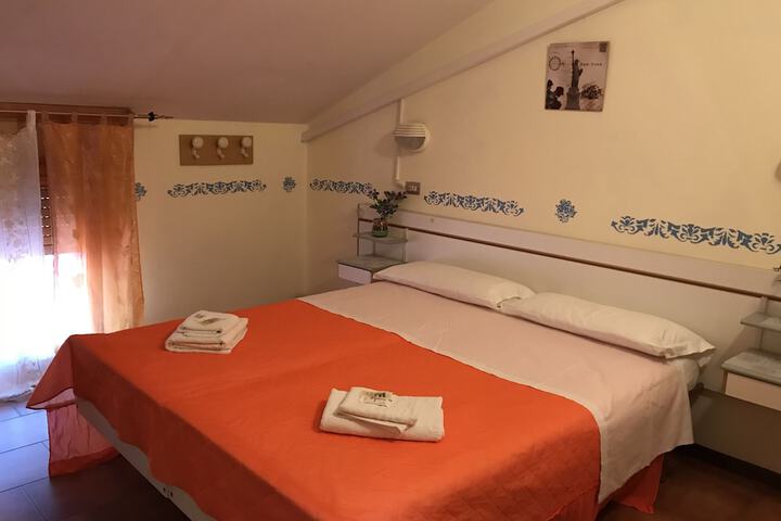 Room 8 of 24