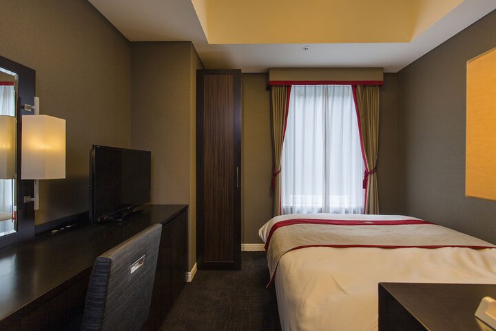 Room 12 of 60