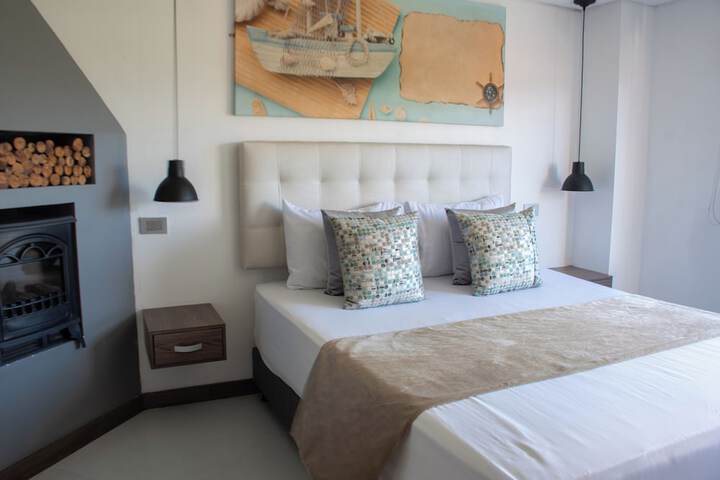 Room 9 of 14