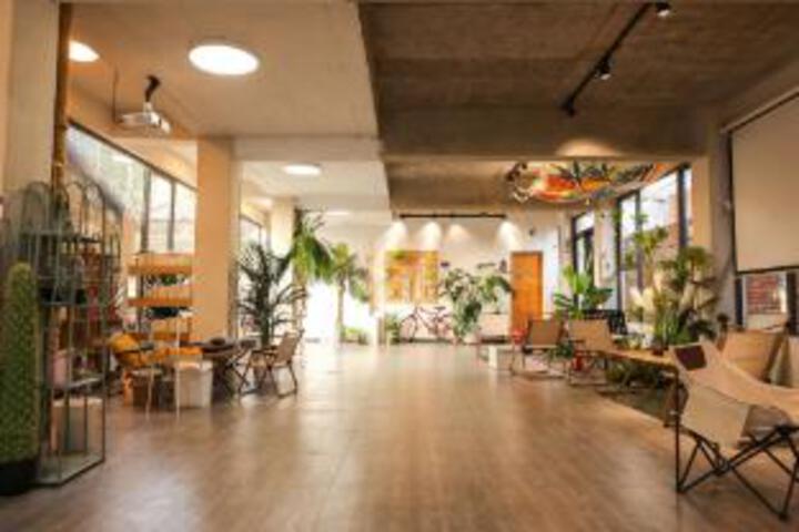 Beihai Hujian Homestay (Yintan Branch)