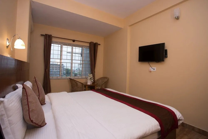 Room 3 of 16