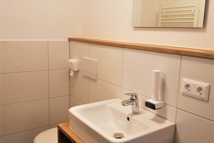 Room 17 of 18