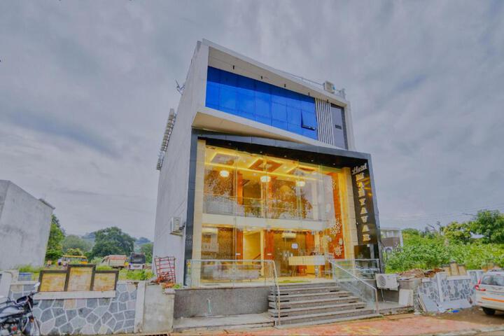 Hotel Manyavar Palace