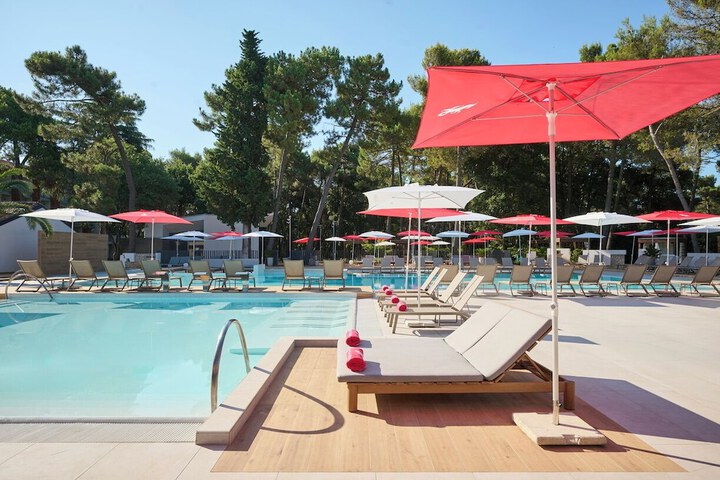 Pool Hotel
