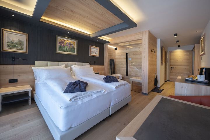 Room 16 of 44