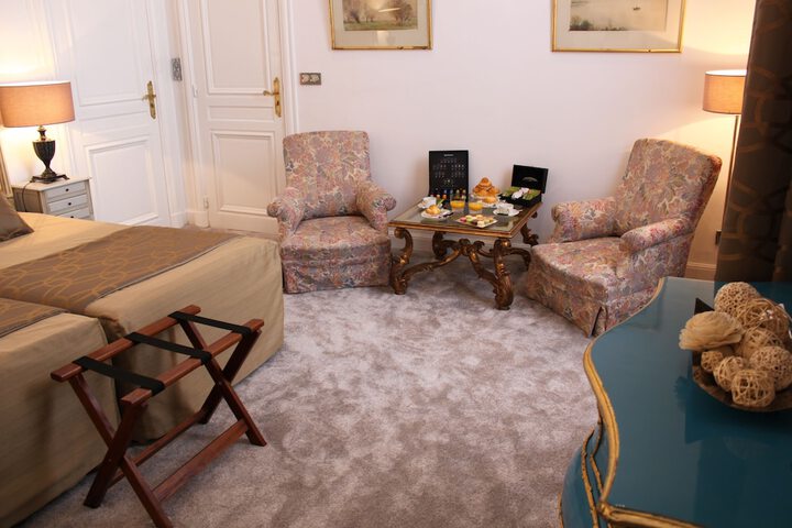 Room 10 of 96