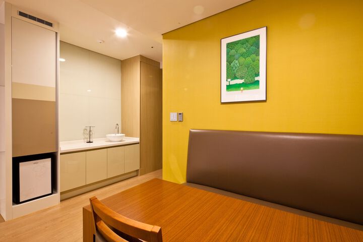 Room 8 of 101