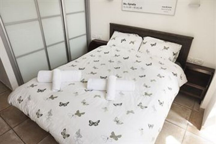 Room 18 of 74