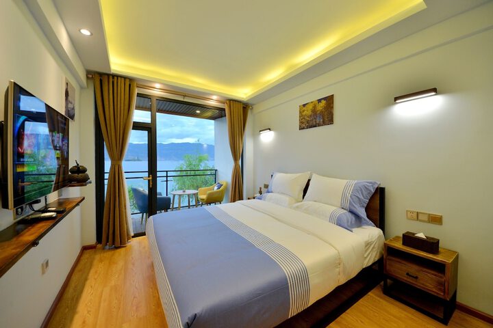 Room 14 of 48