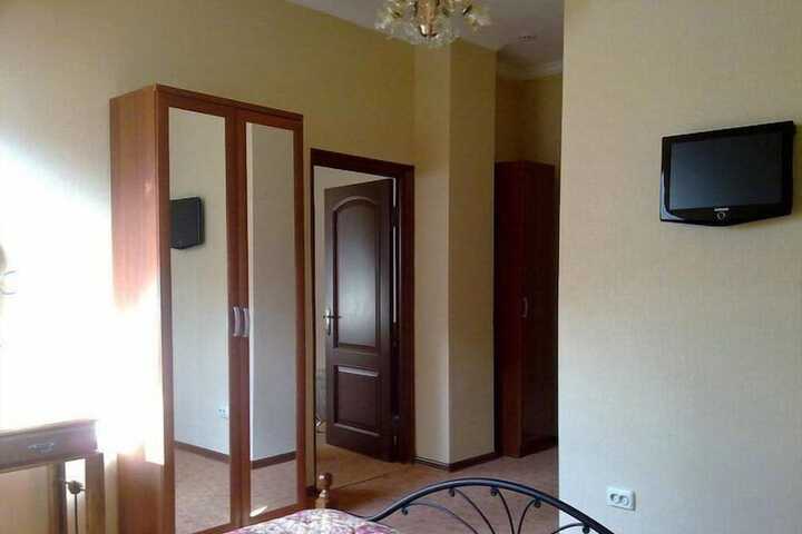 Room 4 of 22