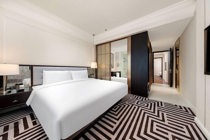 Room 34 of 63