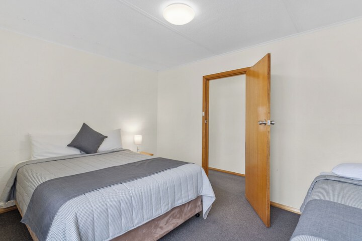 Room 8 of 27