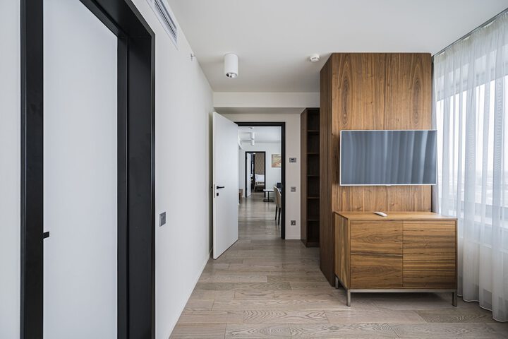 Room 17 of 60